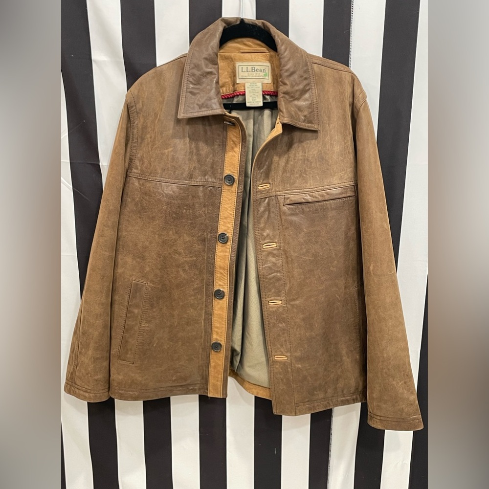 Men’s LLBean Leather coat
Size med